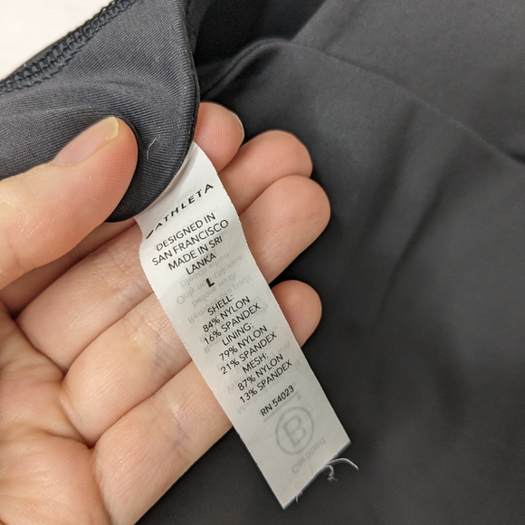 Athleta Ultimate Crop Bra A-C Size Large - Picture 10 of 11